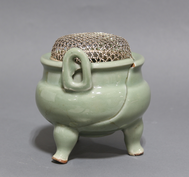 天龍寺青磁香炉　秋草蒔絵香炉台付 天龍寺青磁香炉秋草蒔絵香炉台付