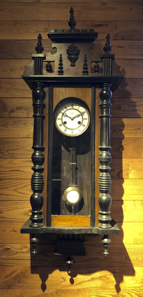 秋の夜長を刻む ユンハンスの柱時計 - 古好屋 ブログ
