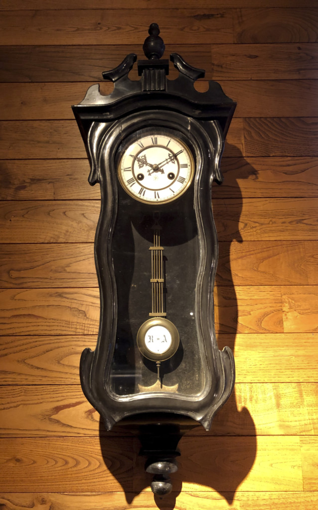 秋の夜長を刻む ユンハンスの柱時計 - 古好屋 ブログ